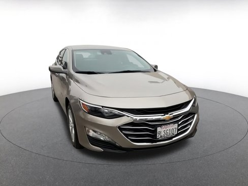 Used 2024 Chevrolet Malibu LT image 3