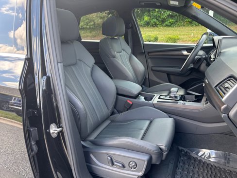 Certified 2025 Audi Q5 2.0T Premium Plus image 28
