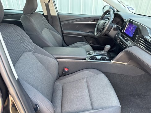 Used 2025 Toyota Camry LE image 39