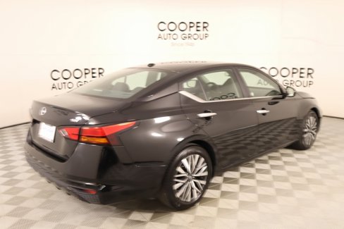 Used 2024 Nissan Altima 2.5 SV image 19