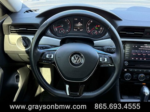 Used 2020 Volkswagen Passat 2.0T SE image 14