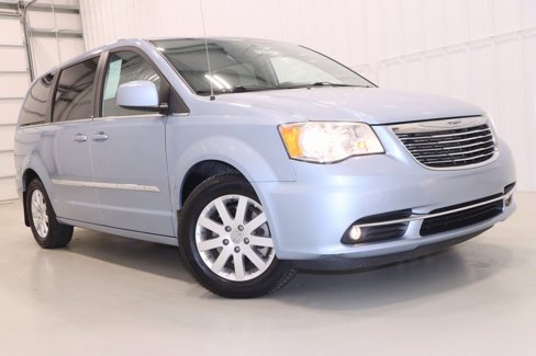 Used 2013 Chrysler Town & Country Touring image 37