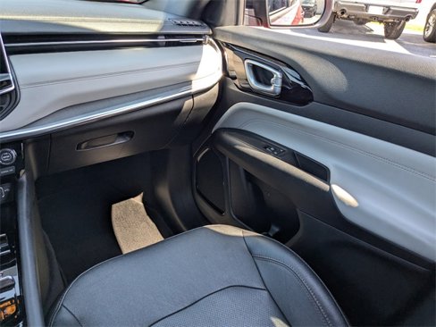 Used 2023 Jeep Compass Limited image 17