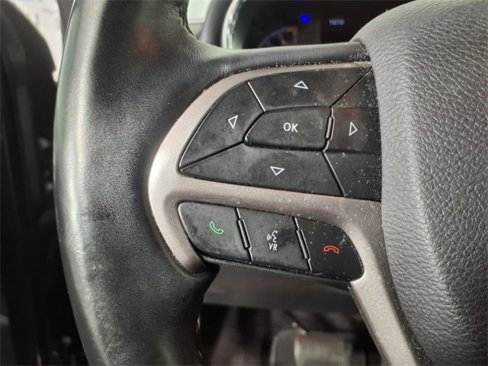 Used 2019 Jeep Grand Cherokee Altitude image 25
