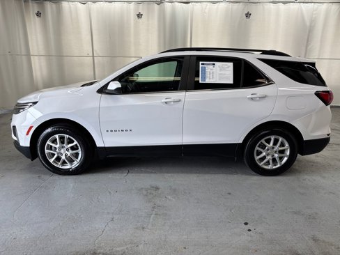 Used 2022 Chevrolet Equinox LT image 2