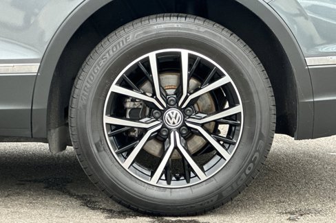 Used 2021 Volkswagen Tiguan SE image 27