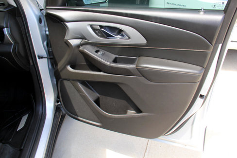 Used 2021 Chevrolet Traverse LS image 24