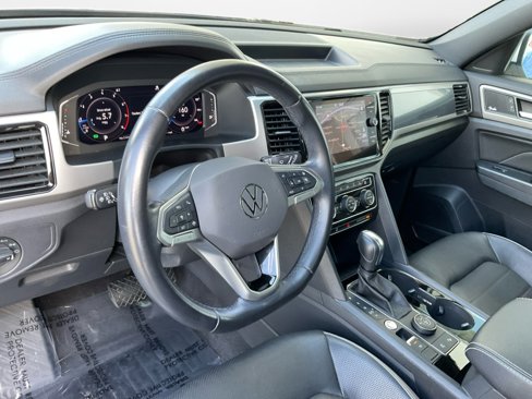 Used 2020 Volkswagen Atlas Cross Sport SEL Premium image 12