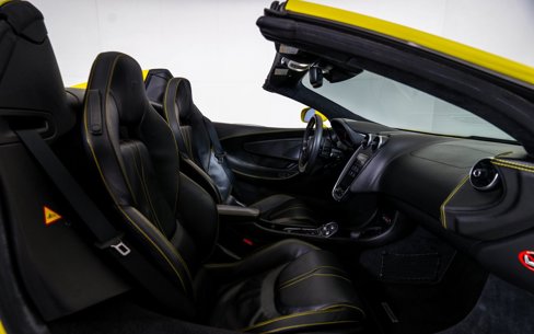 Used 2018 McLaren 570S Spider image 20