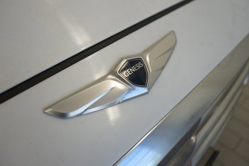 Used 2015 Hyundai Genesis 3.8 image 18