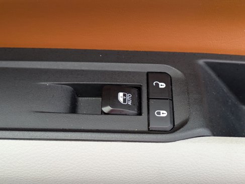 Used 2023 Jeep Compass Limited image 33