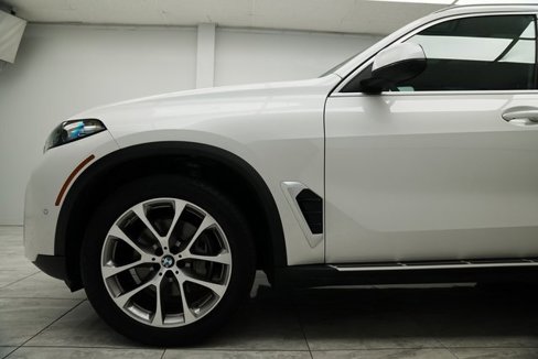 Used 2025 BMW X5 xDrive40i w/ Climate Comfort Package image 12