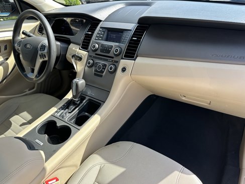 Used 2019 Ford Taurus SE image 14