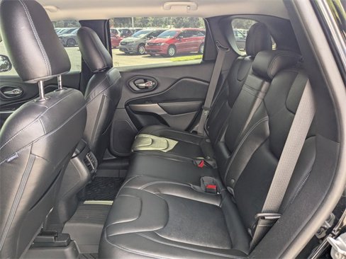 Certified 2019 Jeep Cherokee Latitude w/ Popular Appearance Group image 13