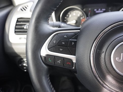 Used 2018 Jeep Compass Latitude w/ Cold Weather Group image 36