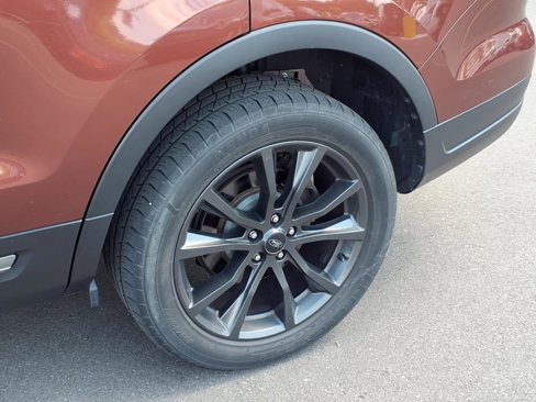 Used 2018 Ford Explorer XLT w/ Equipment Group 202A image 32