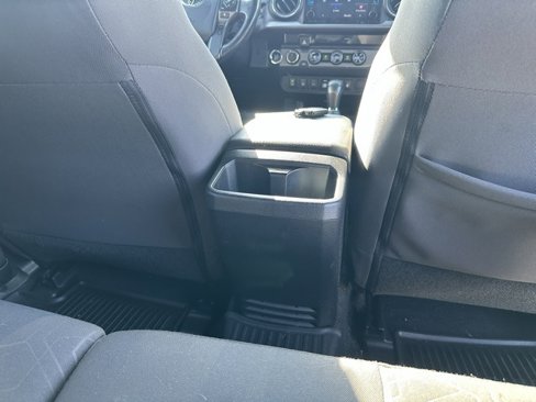 Used 2018 Toyota Tacoma TRD Off-Road image 12