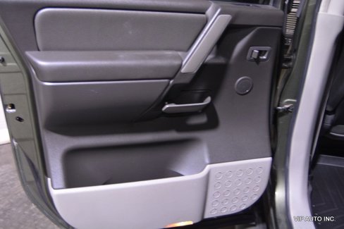 Used 2004 Nissan Titan LE image 9