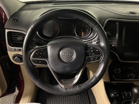 Used 2019 Jeep Cherokee Latitude w/ Cold Weather Group image 22