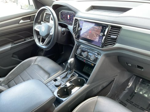 Used 2020 Volkswagen Atlas Cross Sport SEL Premium image 36