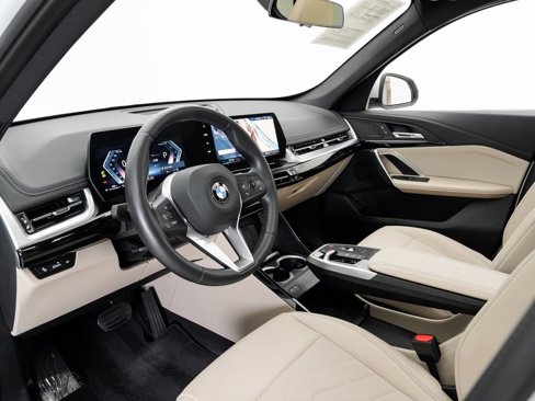 Used 2024 BMW X1 xDrive28i w/ Convenience Package image 4