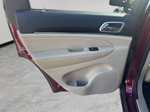 Certified 2020 Jeep Grand Cherokee Limited w/ Luxury Group II image 16