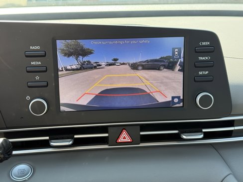 Used 2023 Hyundai Elantra SEL image 21