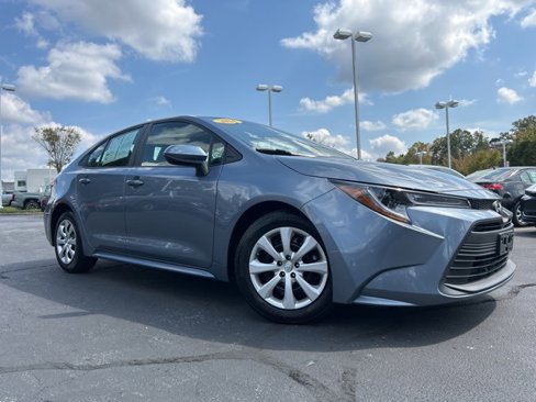 Used 2024 Toyota Corolla LE image 3