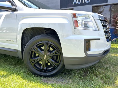 Used 2017 GMC Terrain SLE image 4