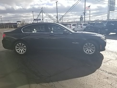 Used 2011 BMW 750i xDrive image 7