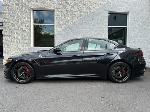 Used 2021 Alfa Romeo Giulia Quadrifoglio image 4