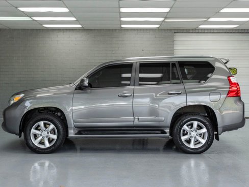 Used 2013 Lexus GX 460 image 4