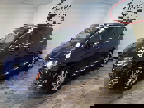 Used 2018 Chrysler Pacifica Touring-L image 6