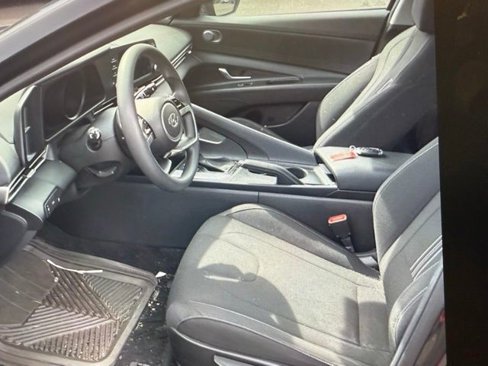 Used 2023 Hyundai Elantra SEL image 4