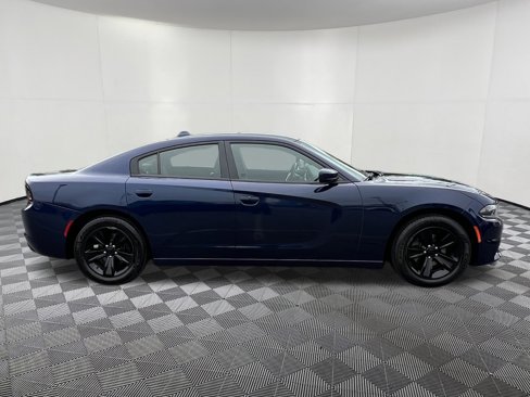 Used 2015 Dodge Charger SXT image 7