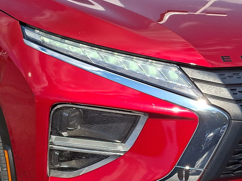 Used 2022 Mitsubishi Eclipse Cross LE image 9