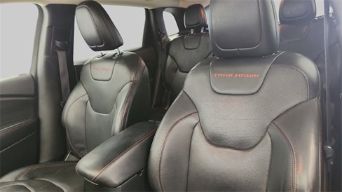 Used 2015 Jeep Cherokee Trailhawk w/ Comfort/Convenience Group image 9