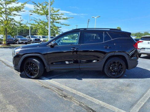 Used 2021 GMC Terrain SLE w/ Elevation Edition image 2