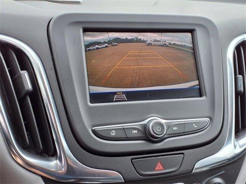 Used 2021 Chevrolet Equinox LS w/ LS Convenience Package image 10