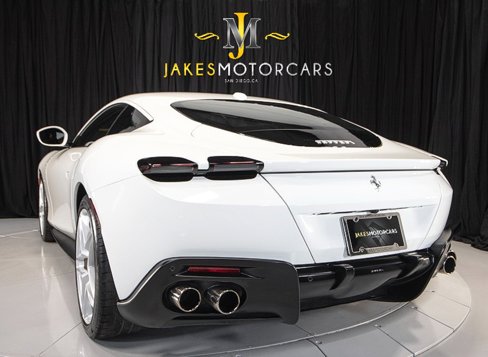 Used 2022 Ferrari Roma image 8