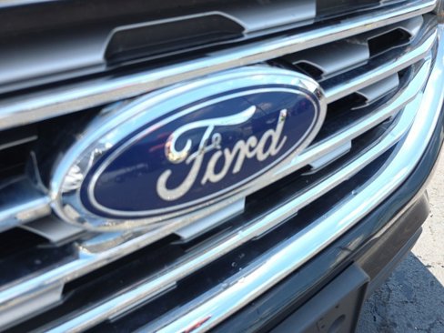 Used 2019 Ford Edge SEL image 57