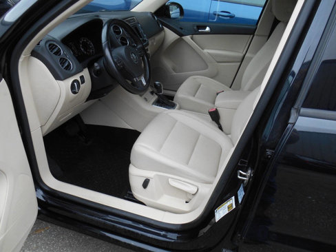 Used 2016 Volkswagen Tiguan S image 8