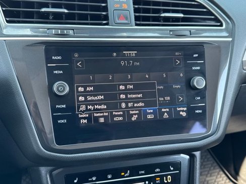 Used 2022 Volkswagen Tiguan SE image 10