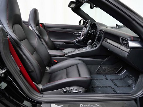 Used 2019 Porsche 911 Turbo S image 15