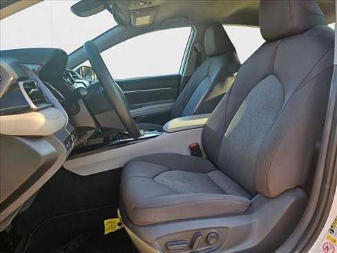 Used 2019 Toyota Camry LE image 16