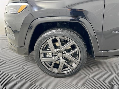 Certified 2024 Jeep Compass Limited w/ High Altitude Package image 28
