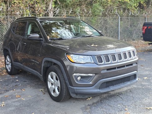 Used 2017 Jeep Compass Latitude w/ Popular Equipment Group image 5