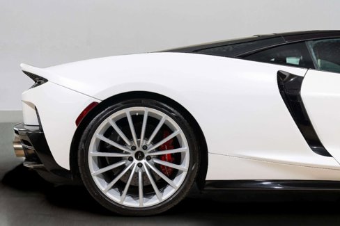 Used 2020 McLaren GT image 23