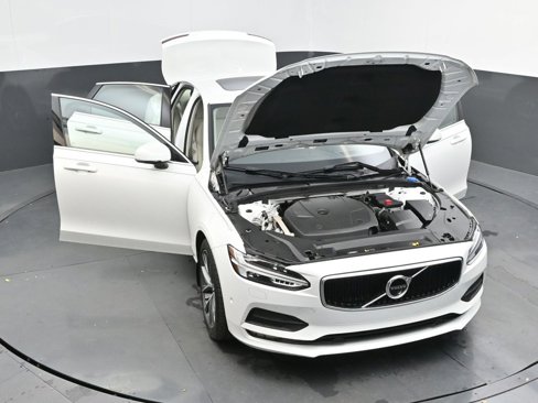 Used 2017 Volvo S90 T5 Momentum w/ Vision Package image 27