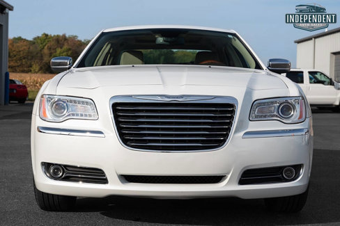 Used 2011 Chrysler 300 C image 6